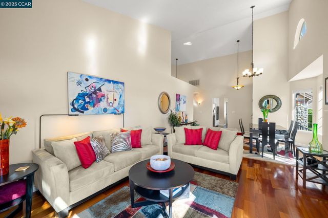 117 Crow Pl, Clayton, CA 94517
