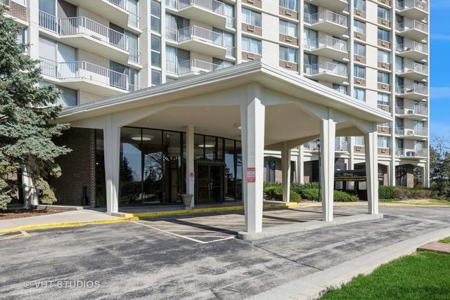 40 N Tower Road 14A, Oak Brook, IL 60523