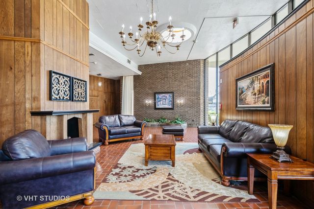 40 N Tower Road 14A, Oak Brook, IL 60523