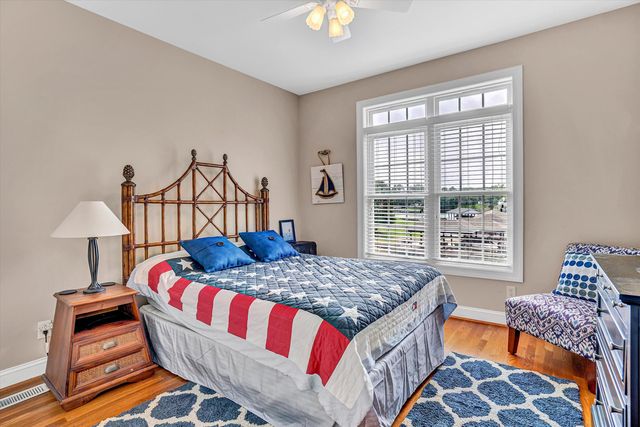 217 Shamrock CT, Huddleston, VA 24104