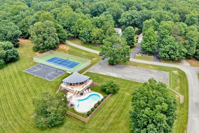 217 Shamrock CT, Huddleston, VA 24104