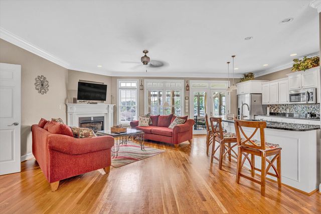 217 Shamrock CT, Huddleston, VA 24104