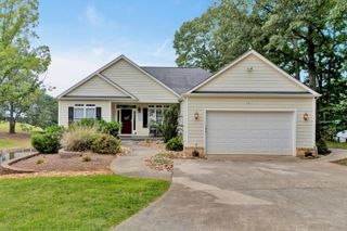 217 Shamrock CT, Huddleston, VA 24104