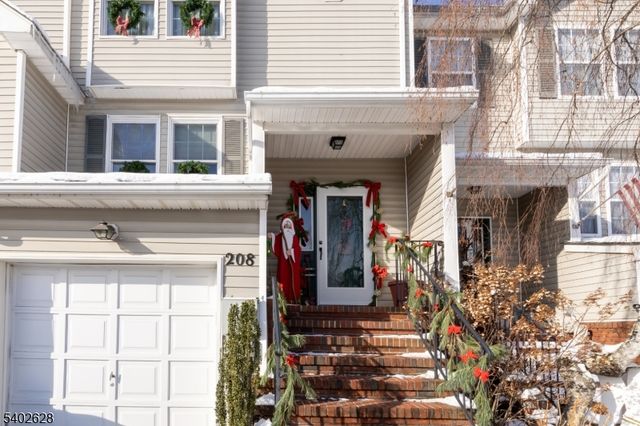 208 Canal Way, Hackettstown Town, NJ 07840