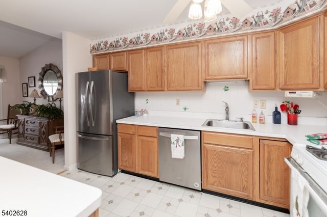 208 Canal Way, Hackettstown Town, NJ 07840