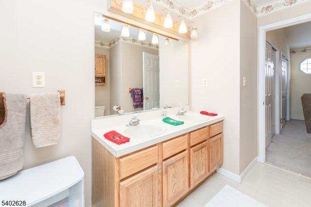 208 Canal Way, Hackettstown Town, NJ 07840