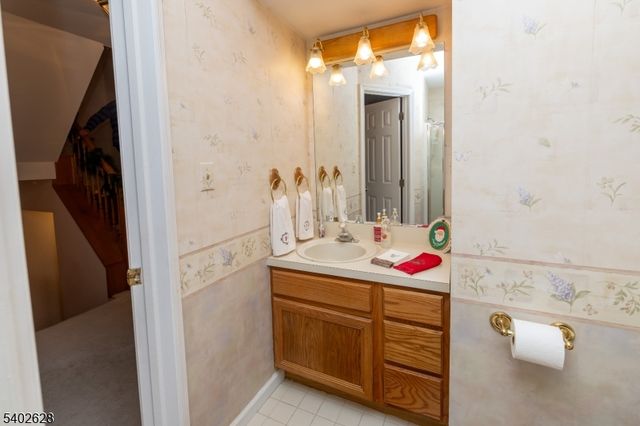 208 Canal Way, Hackettstown Town, NJ 07840