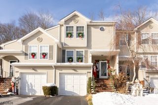 208 Canal Way, Hackettstown Town, NJ 07840