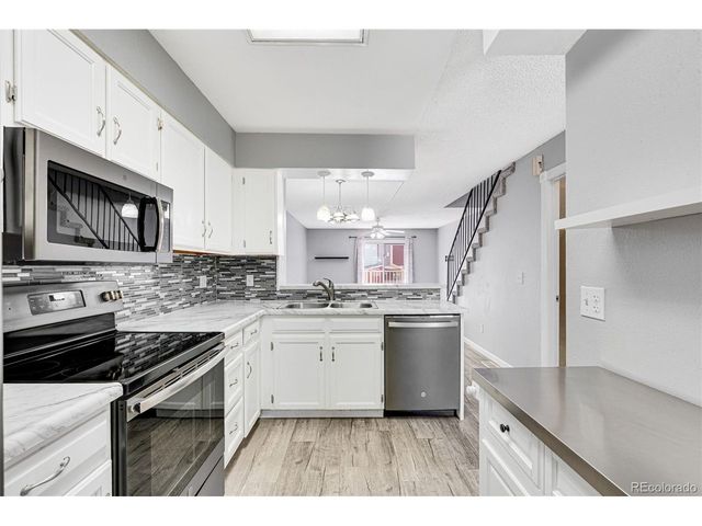 6712 S Holland Way, Littleton, CO 80128