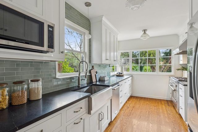 3938 3938 Oakmore Rd, Oakland, CA 94602