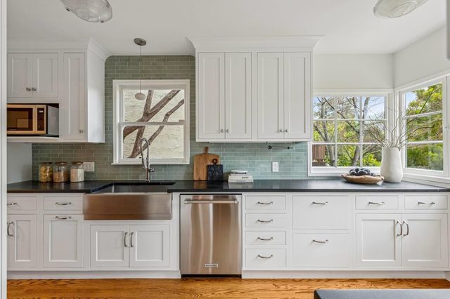 3938 3938 Oakmore Rd, Oakland, CA 94602