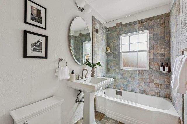 3938 3938 Oakmore Rd, Oakland, CA 94602