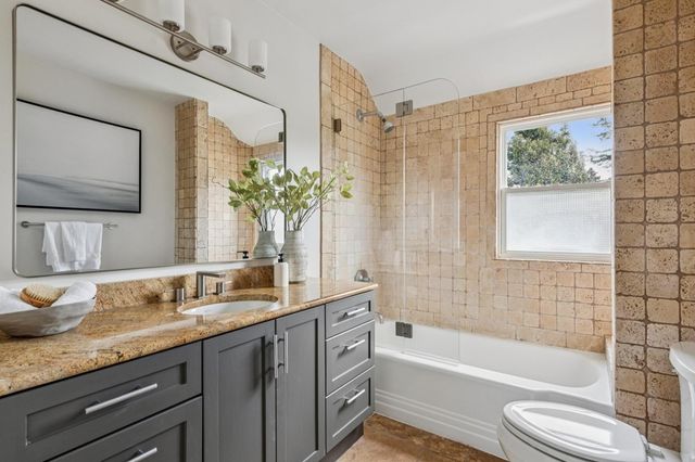 3938 3938 Oakmore Rd, Oakland, CA 94602