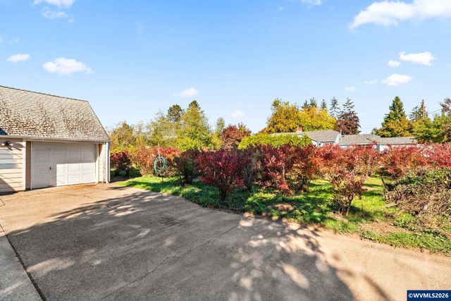5150 SW Blueberry Dr, Corvallis, OR 97333