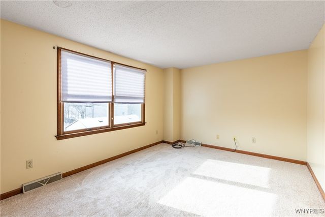 47 John Paul Ct Court, Buffalo, NY 14206