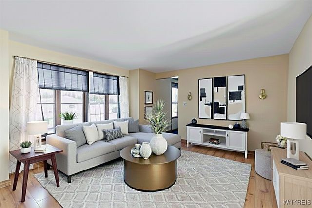 47 John Paul Ct Court, Buffalo, NY 14206