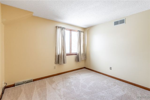 47 John Paul Ct Court, Buffalo, NY 14206