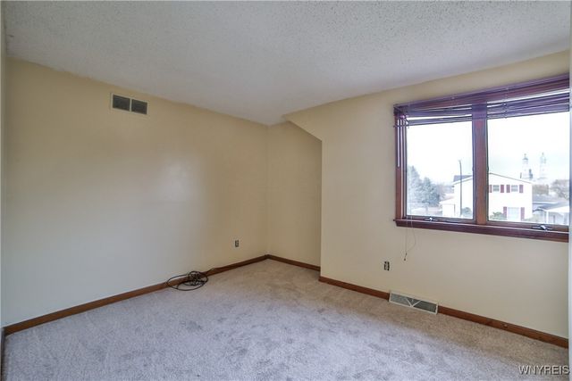 47 John Paul Ct Court, Buffalo, NY 14206