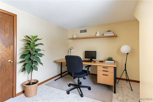 47 John Paul Ct Court, Buffalo, NY 14206