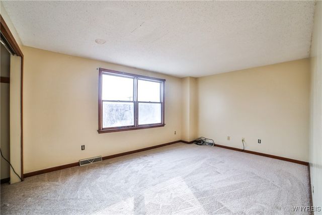 47 John Paul Ct Court, Buffalo, NY 14206