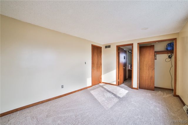 47 John Paul Ct Court, Buffalo, NY 14206