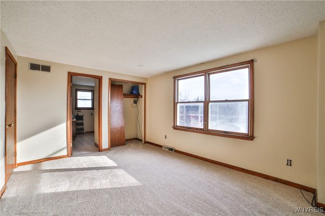 47 John Paul Ct Court, Buffalo, NY 14206