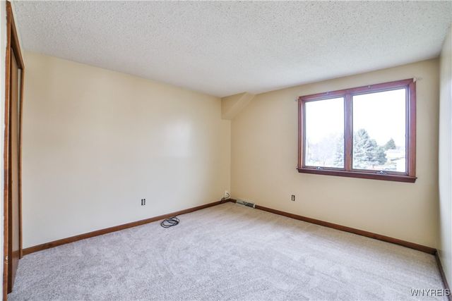 47 John Paul Ct Court, Buffalo, NY 14206