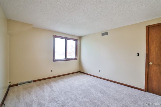 47 John Paul Ct Court, Buffalo, NY 14206