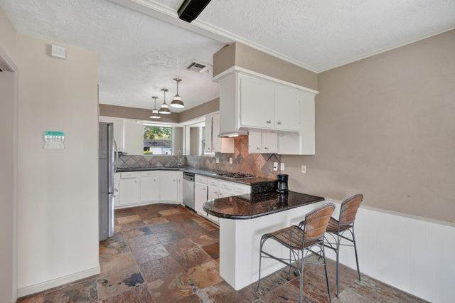 9810 Halliford Drive, Houston, TX 77031