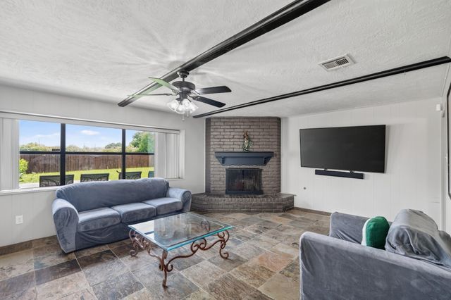 9810 Halliford Drive, Houston, TX 77031