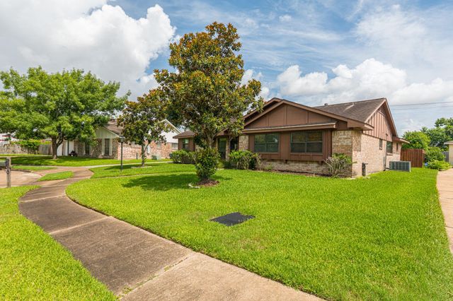 9810 Halliford Drive, Houston, TX 77031