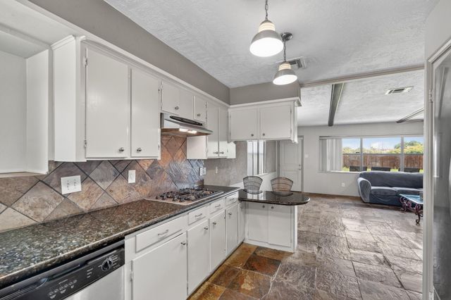 9810 Halliford Drive, Houston, TX 77031