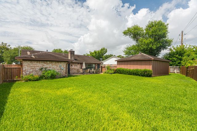 9810 Halliford Drive, Houston, TX 77031