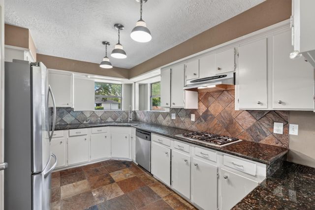 9810 Halliford Drive, Houston, TX 77031