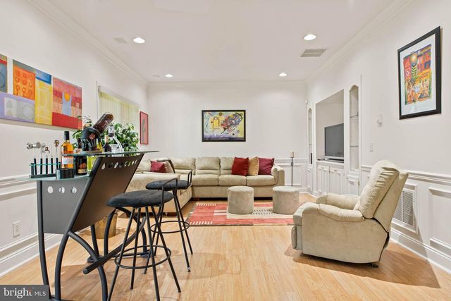 10 ALMOND CT, Lafayette Hill, PA 19444