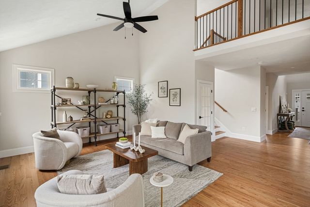 4 Narragansett Dr, West Bridgewater, MA 02379