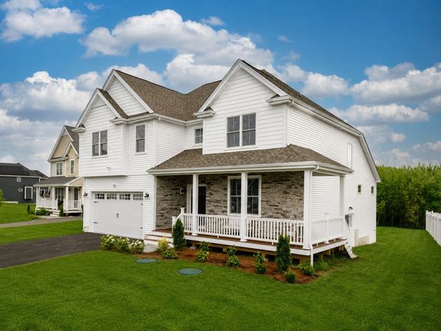 4 Narragansett Dr, West Bridgewater, MA 02379