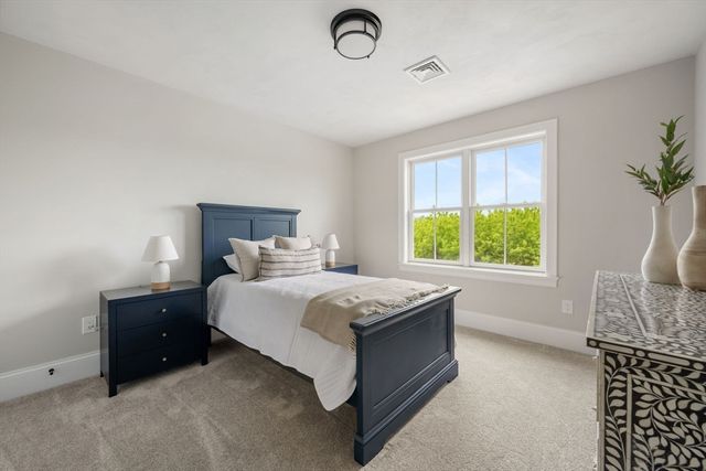 4 Narragansett Dr, West Bridgewater, MA 02379