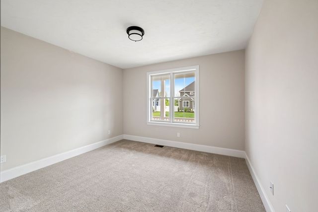 4 Narragansett Dr, West Bridgewater, MA 02379
