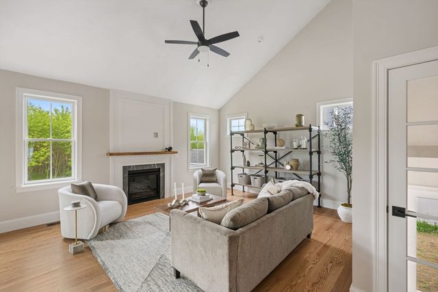 4 Narragansett Dr, West Bridgewater, MA 02379