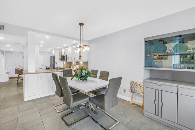 6001 BAHIA DEL MAR CIRCLE 328, St Petersburg, FL 33715