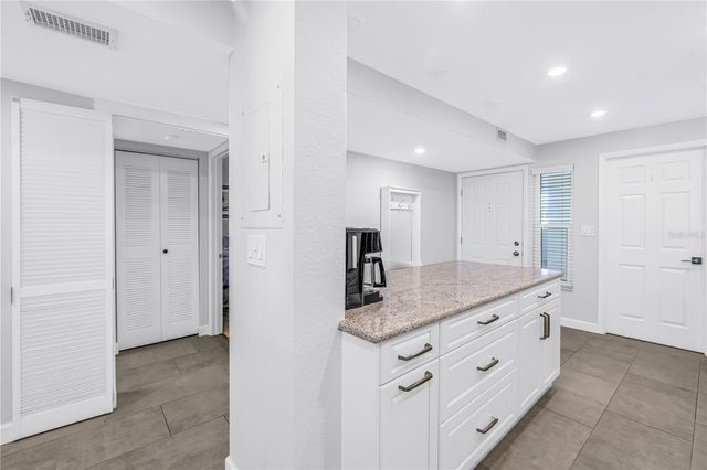 6001 BAHIA DEL MAR CIRCLE 328, St Petersburg, FL 33715