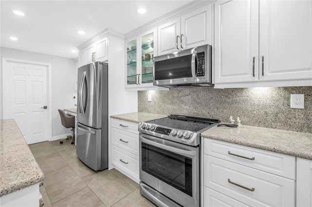 6001 BAHIA DEL MAR CIRCLE 328, St Petersburg, FL 33715