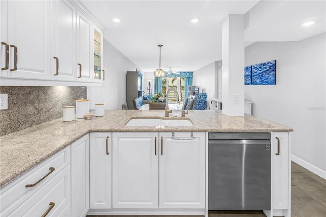 6001 BAHIA DEL MAR CIRCLE 328, St Petersburg, FL 33715