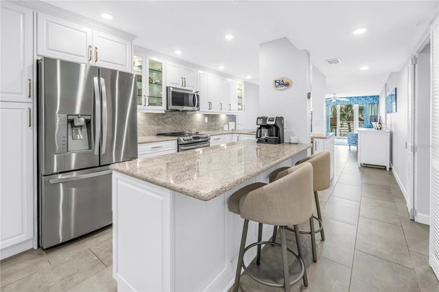 6001 BAHIA DEL MAR CIRCLE 328, St Petersburg, FL 33715