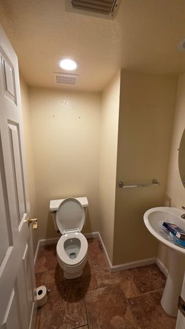 1167 Royal Blue Dr, Stockton, CA 95206