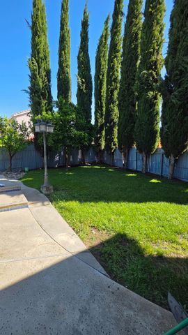 1167 Royal Blue Dr, Stockton, CA 95206