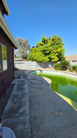 1167 Royal Blue Dr, Stockton, CA 95206