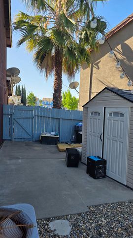 1167 Royal Blue Dr, Stockton, CA 95206