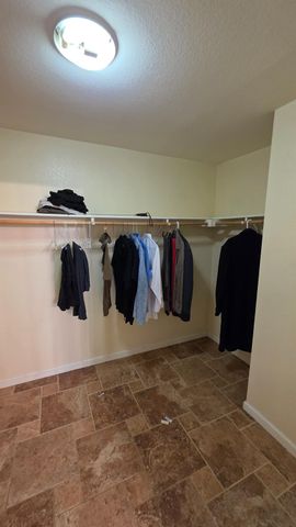 1167 Royal Blue Dr, Stockton, CA 95206